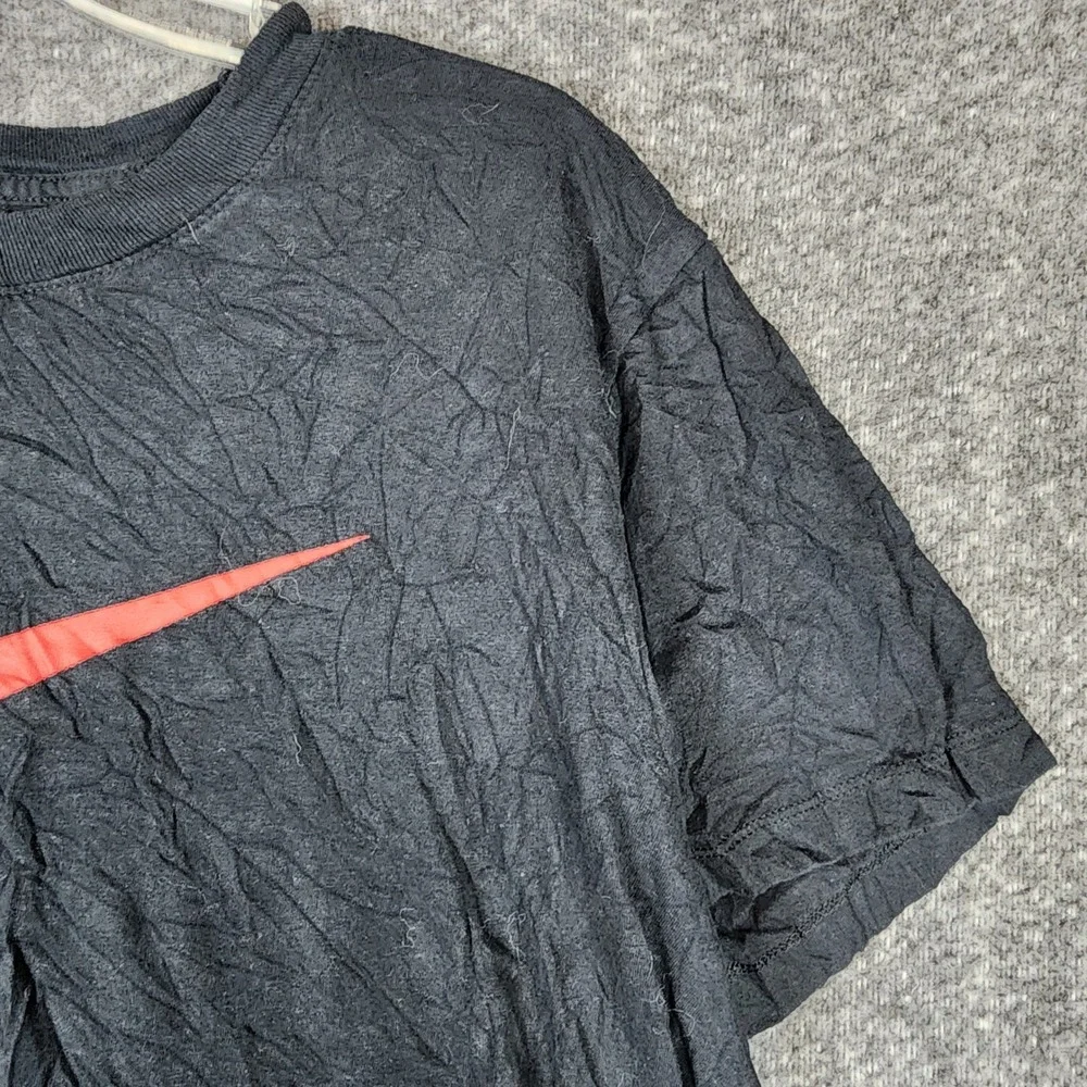 Nike T-Shirt Mens L The Nike Tee Black Red Swoosh Logo Graphic Short Sleeve GOOD